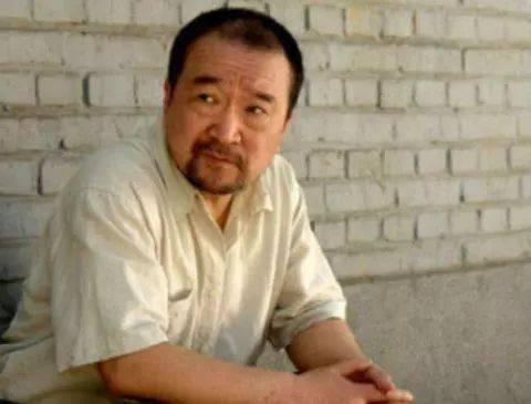 李保田妻子胡英照片,李保田的妻子，美丽与智慧并存